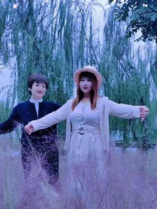 九里湖的粉黛乱子草好美,来拍照打卡啦。