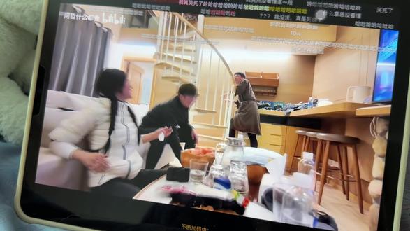 这段真的笑得不行了
无法直视GoPro了
还有后面吃饭说的神tm清空弹夹和机关枪哈哈哈哈哈哈哈
#5100 #阿哲 #阿哲和倩怡 #阿哲什么都会