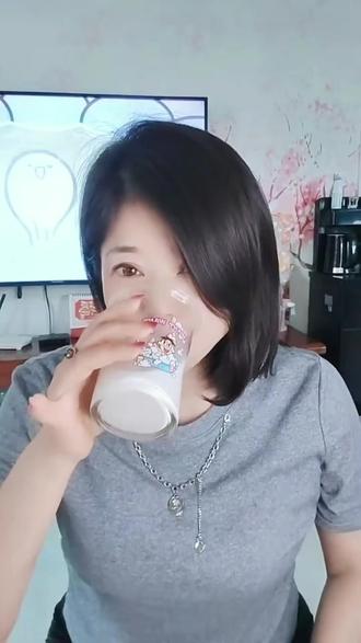 #维维豆奶粉 #减糖维维豆奶 #身材管理期可以喝的豆奶@维维减糖豆奶来活动了,身材管理期的姐妹赶紧冲