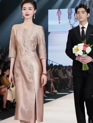 高端喜婆婆婚宴装2025新款高贵香槟色妈妈婚宴礼服丈母娘平时可穿】#婚礼妈妈礼服 #婚庆礼服 #婚宴妈妈装 #谁穿谁漂亮 #喜婆婆喜妈妈