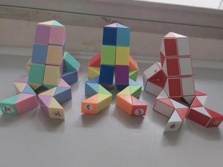 一年级学生挑战36段魔尺拼青蛙🐸