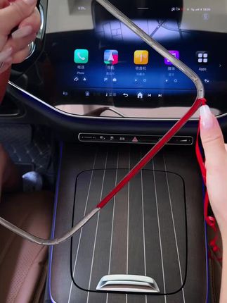 推荐24.25款奔驰E级车友尽早给中控边缘装上这款全包保护框,防止边缘磕碰划痕,还能装饰爱车,提升内饰整体质感,确实很不错 #汽车好物# 奔驰e级 #奔驰e300l# 奔驰e350el #推荐2425款奔驰E级车