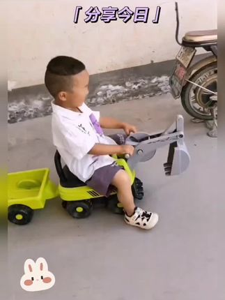 #儿童挖掘机 儿童挖掘机玩具滑行挖机挖沙挖土小孩可坐玩具工程车玩具车#可坐人挖机玩具车 #工程车玩具 #工程车 #小朋友的快乐