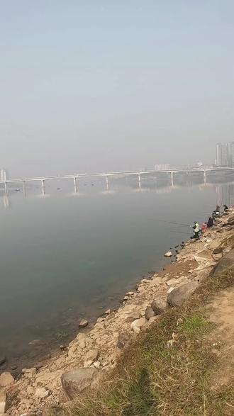 江畔桥边,罗婺长歌起,岁月皆温柔。🍁🍁🌹🌹