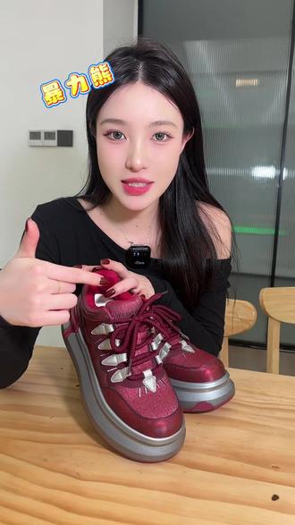 想要穿氛围感的给你看一下暴力熊他们家的新款 #暴力熊#好鞋推荐#软底软面穿上超舒服#百搭鞋子