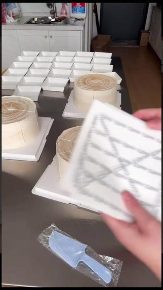 蛋糕防油纸 防油纸蛋糕垫纸ins风隔油纸固体版杨枝甘露打包纸提拉米苏油纸#烘焙用品 #厨房好物 #美食包装 #实用纸类 #美食包装纸