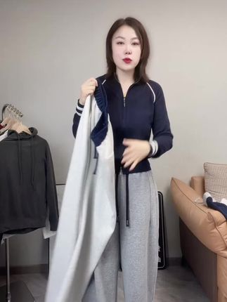 #女装 #简约穿搭分享 #慵懒风穿搭