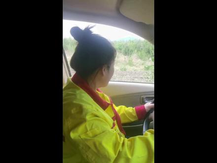 看看大庆不会开车的宏宇加油站的加油员如何录视频