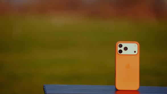 学iPhone成为邪修!白嫖索尼A1II 、A7M5官方外挂 白嫖索尼微单官方外挂,索尼A1M2和A7M5能用!S35+清晰影像缩放/DZ+防抖,让一颗定焦修炼成仙,1万块的50gm镜头可以打败2万6的50-150gm镜头(索尼看了沉默)省下的钱够买三台iPhone。 #a7m5 #iphone17 #索尼gm #长焦镜头 #索尼微单