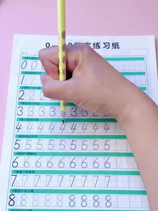 #孩子写字总是勾手腕,试试这个防勾腕纠正器,坚持使用,引导孩子正确握笔写字姿势 #学习 #猫太子防勾手腕