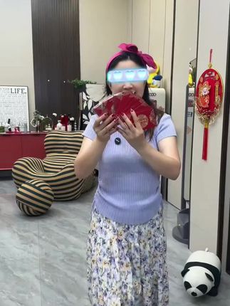 #好物推荐🔥 #小红包#堵门小红包#抛洒小红包 #接亲红包 金葱拉丝烫金卡纸,设计精美,满满的喜庆感