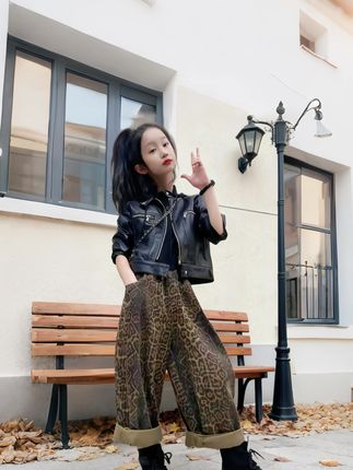 女童皮衣外套春秋款2024新款卫衣儿童秋装炸街皮夹克豹纹裤三件套#女童穿搭 #春秋新款 #酷女孩穿搭 #炸街女孩 #生女儿就是用来打扮的