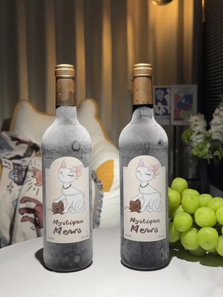 #微醺时刻 适合女生微醺的慕斯巧克力半甜红!好喝到破防~配料表干净!开瓶浓浓的巧克力带着葡萄酒的香醇扑面而来~入口柔和丝滑、清新鲜甜、清爽香醇~不苦不涩微微甜~满嘴都是巧克力的甜香~巨好喝!#强烈推荐 #酒蒙子的日常 #口感特别好 #种草