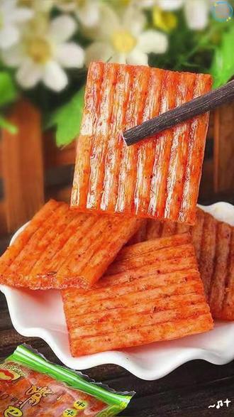 嘴巴香辣条亲嘴片8090后童年儿时怀旧辣条零食小吃毛劲松 嘴巴香辣条亲嘴片8090后童年儿时怀旧辣条零食小吃毛劲松#视频同款 #零食小吃 #童年美食 #美味零食 #零食爱好者