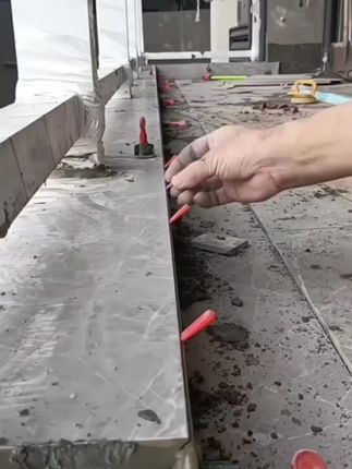 瓷砖小插片定位找平器调缝垫片贴砖工具留缝卡子瓦工通用调整测量#五金工具 #瓦工铺贴瓷砖 #瓷砖小插片#高性能实用工具小插片儿。#方便又实用 又实用。