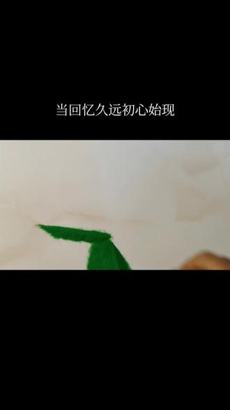 龚#我要上热门
龚姓起源
一、源自炎帝后裔共工氏(姜姓)
共工氏治水得姓:黄帝时期,炎帝后裔共工氏担任水官,因治水有功被尊为社神,其后代以“共”为氏,后加“龙”字演变为龚姓。此为龚姓主支,分布最广、人数最多。
文化象征:共工氏被视为土地与人民的守护者,龚姓因此承载对自然的敬畏情感。
二、商周古国后裔(姬姓为主)
商代共国:商代诸侯国共国(今河南辉县或甘肃泾川)被周文王所灭,子孙以国为氏,后改龚姓。
西周共伯和:周厉王时期,贵族共伯和(封于共地)代行王权,开创“共和行政”,其后裔以共为氏,后演变为龚姓。
晋国申生谥号:春秋时晋献公太子申生谥号“恭君”(“恭”通“共”),后代以共为氏,再改龚姓,形成山西龚姓分支。
郑国共叔段:郑武公之子共叔段政变失败逃至共地,后代以共、段等为氏,部分演变为龚姓。
三、避讳与改姓
五代避讳:后晋皇帝石敬瑭时期,“敬”氏避讳改“恭”氏,再演变为龚姓。
翁氏分姓:宋代福建翁乾度六子分六姓(洪、江、翁、方、龚、汪),第五子改龚姓,形成福建龚姓重要支系。
四、少数民族改姓
包括贵州侗族吴姓改龚姓、土族龚塔氏汉化等,京、瑶、彝等民族亦有龚姓分布。
总结:龚姓起源以共工氏和姬姓分支为核心,兼具政治避讳与家族分衍特点,形成了南北交融的姓氏文化。现代龚姓人口约210万,位列全国第89位,主要分布于江南地区。#国学文化 #龚 #百家姓