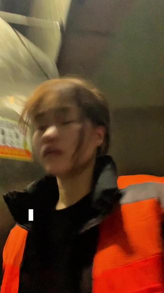 休息了一个晚上回来上班咋感觉要噶了呢 看来熬夜上班它还不适应小芳呀 没事小芳相信慢慢相处 会看到小芳的付出的#真实生活分享计划 #vlog十亿流量扶持计划 #打工人的日常vlog #夜班