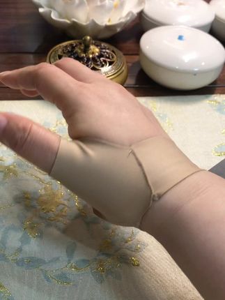 四天写完5000字➕金刚经典的后遗症,就是手指疼,凡事都要悠着点,今天主打养手👋🏻#写字是一种生活 #腱鞘炎 #书法 #一起举个爪 #写字是一种心情