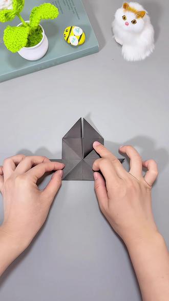 被问了100遍的鲨鱼纸飞机教程,终于来了! #亲子手工 #折纸 #纸飞机 #手工#折纸教程 @DOU+上热门 @DOU+小助手