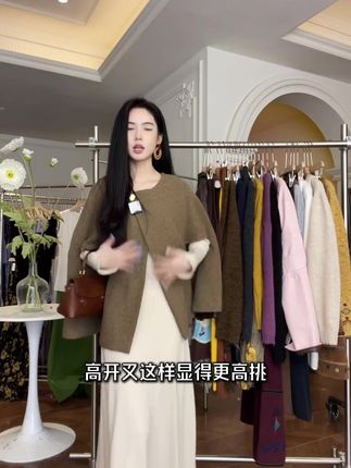 梨形身材的本命斗篷!一披上就显贵! #穿搭 #秋冬穿搭 #ootd #ootd穿搭 #国庆出游穿搭
