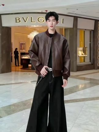 #男士秋季夹克 #美式痞帅外套 #情侣机车服 #解构风皮衣 #痞帅风男生