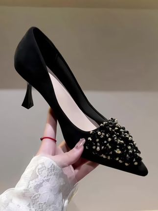 #高跟鞋#细跟高跟鞋 #尖头高跟鞋 #女士穿搭 #巨量千川