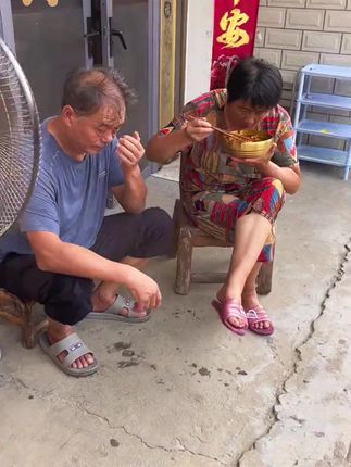 正宗湖北襄阳特产海带面200g传统香辣牛油碱面非油炸速食早餐面条#面条 #速食 #海带面 #碱面 #好物推荐