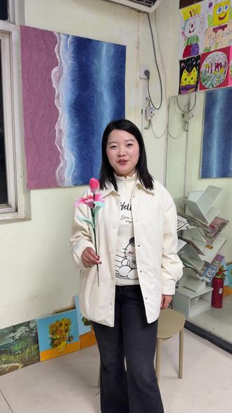 扭扭棒百合花 手工 用几根扭扭棒,慢慢绕出一朵永不枯萎的百合。
简单又治愈,手残党也能轻松学会~
愿生活像花儿一样,温柔又明亮🌿#扭扭棒百合花 #扭扭棒手工 #幼儿园手工 #画室日常