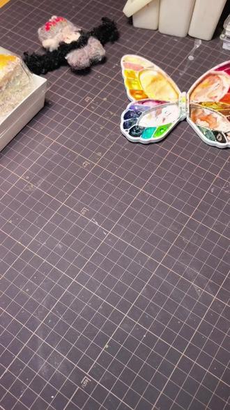 蓝莓椰蓉面包
叮咚,周一快乐呀,朋友们!希望你们的周一不要那么的忙#水彩手绘 #脱稿水彩 #跟着抖音学画画