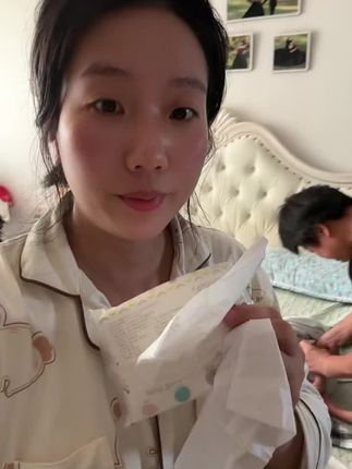 每个妈妈都想把最好的给孩子,妹妹的出生,我在挑选纸巾上就更用心了,这次#米莉马莉 的纸巾给大家做福利,小包制,出门携带方便,9.9到手30包#乳霜纸巾 #婴儿纸巾