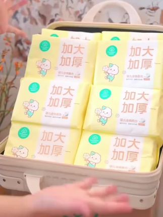 姐妹们,你们赶紧去抢这个全棉时代的棉柔巾,它现在真的是太划算了!而且它是真正的百分之百棉制品,平时我们可以拿它来当抹布擦桌子,还可以给孩子当洗脸巾或者擦屁屁用,都非常合适。它是那种又大又厚实的,怎么扯都不会破,摸起来软绵绵的,特别舒服。