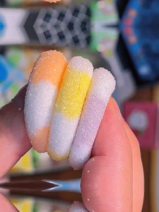 哇又便宜又好吃 整整一箱50包的粒粒彩酸皮棉花糖,混合水果口味,酸甜解馋,还是回忆里的味道# 嘎嘎好吃 # 棉花糖 # 大人小孩都爱吃 # 零食推荐# 儿童零食