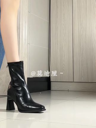 “帅”真的只是一种形容词 #粗跟短靴#方头短靴#慵懒风穿搭 #秋冬短靴#不挑年龄不挑脚