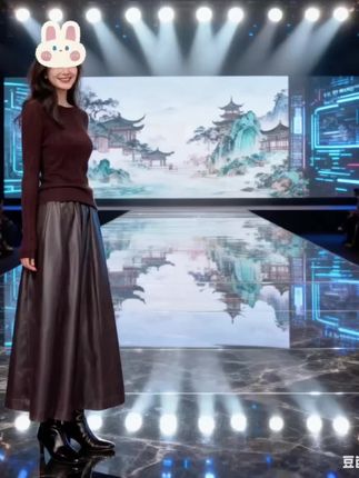 #针织套装#款修身镂空气质长袖针织衫+秋款上新蛋:/ 白皮裙伞裙#优雅气质 #面料柔软舒适 #穿出自己的风格