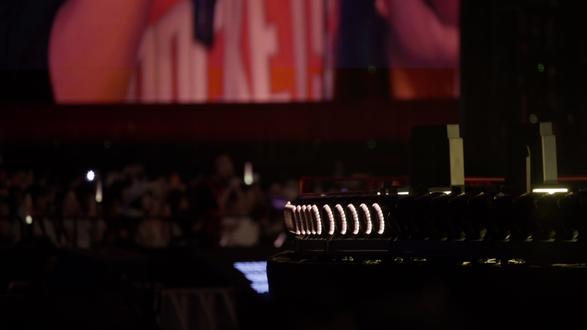 薛之谦广州万兽之王20号点歌下雨了 这哥们给我笑疯了#追星的幸福此刻具象化了 #演唱会live碎片 #薛之谦 #薛之谦万兽之王演唱会 #薛之谦广州演唱会