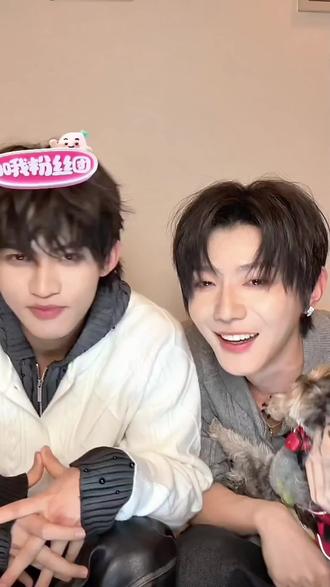 怪不得不好意思了,原来又在暗戳戳表白😆#云旗 #郝熠然 #云旗郝熠然 #52 #直播