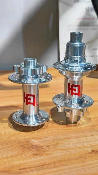 绝对稀有,DT Siwss限量版DEG花鼓,国内数量极少,DT系咬合最强劲的花鼓。
#银川cannondale