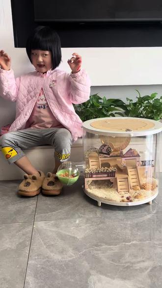 幼儿园为女神节准备的节目《最亮的星星》
💕 致敬全天下的妈妈: 愿您永远是孩子心中最闪亮的星!#女神节 #女神节快乐