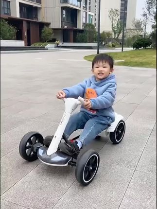 送给孩子的生日礼物!可折叠儿童卡丁车,不用安装,直接玩!大容量电瓶,续航持久,孩子玩的入迷。轻量化车架,一个人就能拎走,带娃超轻松!爱了爱了!#童车 #儿童卡丁车 #可折叠卡丁车 #儿童礼物 #儿童生日礼物