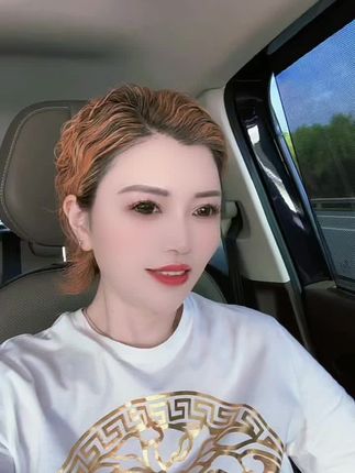 岁月匆匆,有多少人擦肩而过,有多人再也没遇见….一首歌一个故事 ~