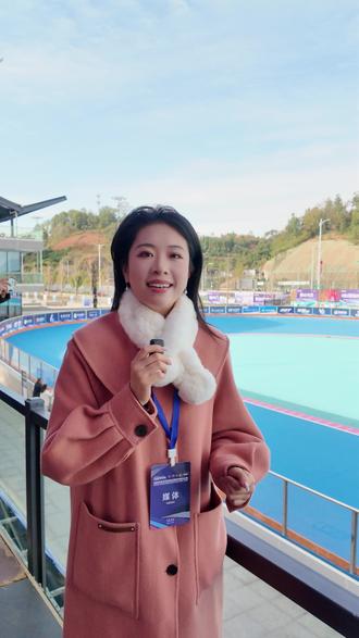 激情轮滑 神韵新化| 风驰电掣!2025世界轮滑总决赛高能开赛,相约新化融媒直播间,直击每帧燃点~!#2025年世界速度轮滑系列赛总决赛