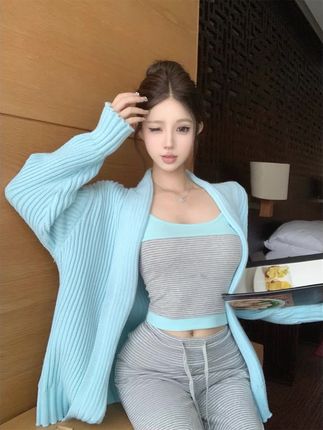 浅蓝开衫+条纹套装,清冷感美人出街即焦点#我的ootd穿搭 #ins穿搭 #穿搭小心机 #清纯女神 #时髦穿搭