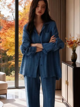 浪莎带胸垫睡衣,舒服到不想脱 宝子们,浪莎这款春秋睡衣太懂女生了!自带胸垫设计,免去穿内衣的束缚,居家外穿都自在,贴心到心坎里。 长袖长裤刚好应对春秋微凉,面料亲肤柔软,贴身穿像被云朵包裹,慵懒感拿捏得死死的。宽松版型不挑身材,藏肉显瘦,休闲风设计简约又耐看。 下楼取快递、小区散步,套上就能出门,时髦又方便。无论是宅家追剧还是短暂外出,都能让你舒服得没话说。浪莎品质在线,这款闭眼入不踩雷,姐妹们快冲~ #浪莎睡衣女 #慵懒风睡衣 #高级感穿搭 #睡衣家居服 #秋季睡衣