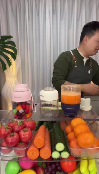 羽衣甘蓝汁!纤体果蔬汁!超模水!#便携榨汁机 #果蔬汁 #榨汁机 #羽衣甘蓝