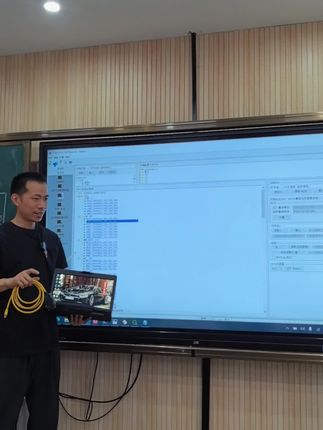 宝马mini劳斯莱斯,摩托,免费远程喽 下单成功后私信我提供技术支持!专业编程设码加装改装屏蔽刷隐藏降水温刷CP!#汽修 #宝马摩托 #宝马专修 #宝马改装 #宝马配件