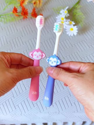 ~活动真的来罗!7.9两支的萌猴#宝宝牙刷 刷毛细软细软的,小猴手柄防滑还好抓握!0到6岁宝宝都可以用的#儿童牙刷 记得定期给换换哦 #软毛牙刷 #宝宝刷牙 #好物分享