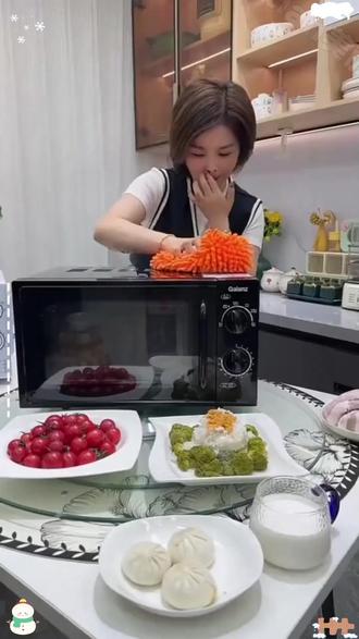 一台微波炉解锁N种美食,真的太绝了,格兰仕微蒸烤一体机, 20升小型机械式 平板式解冻加热