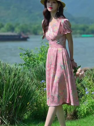 法式碎花V领连衣裙#法式浪漫 #法式穿法#连衣裙#碎花连衣裙#V领连衣裙