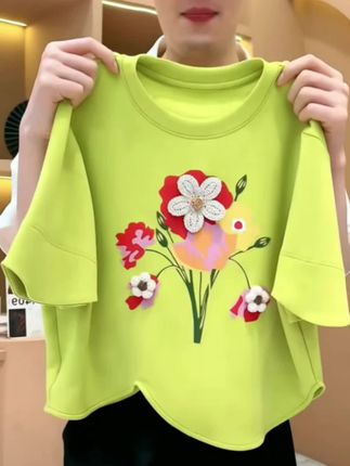 【亮哥女装】2025夏橄榄黄绿印花立体花朵休闲T恤8770