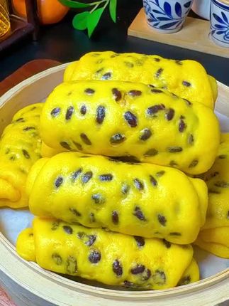 家里有南瓜的一定要试试这个南瓜蜜豆卷,真的比面包还好吃,松软香甜,出锅全家人都抢着吃,做法也简单#邪修 #南瓜蜜豆卷 #强烈推荐 #在家做美食 #妈呀太香了
